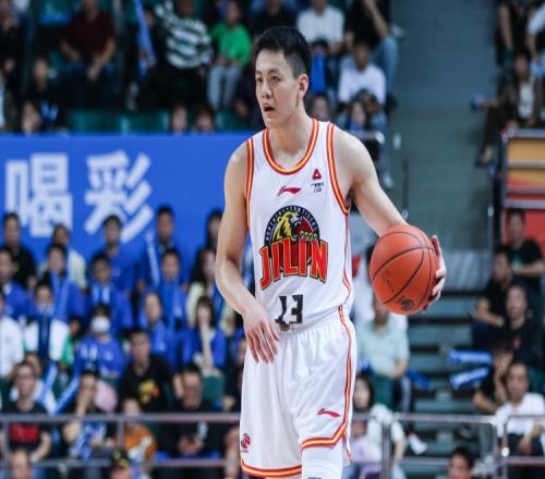 媒体人：姜宇星转会辽宁体现了东北两家职业俱乐部的良好关系