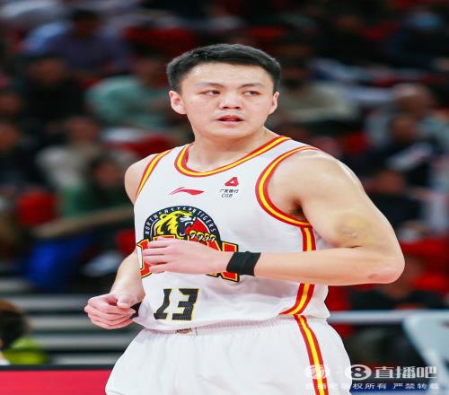 媒体人：姜宇星将和辽宁签下C类合同赵率舟和刘雁宇加盟吉林
