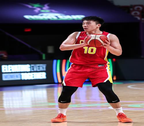 王俊杰无任何职业履历就进入国家队历史第五人&比肩郭艾伦周琦