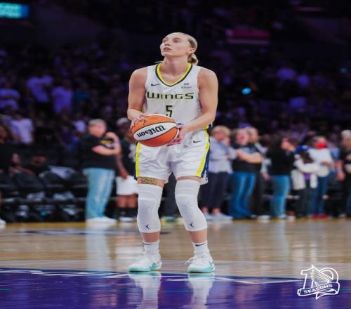 21中17佩奇单场44分平WNBA新秀最高分但遗憾遭对手压哨绝杀