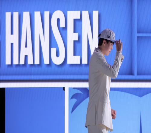 何猷君：杨瀚森获选视频我刷了很多遍他会激励更多中国年轻球员