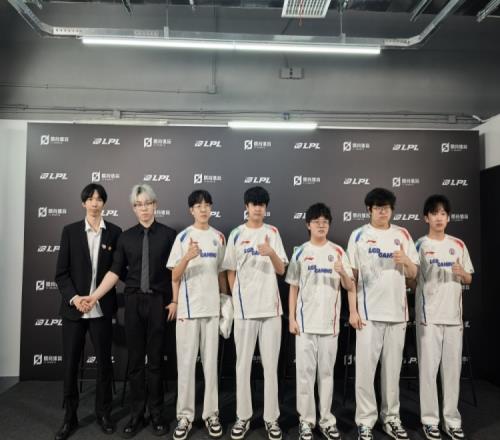 LGD赛后群访教练：队伍状态比之前好局内失误也有所减少