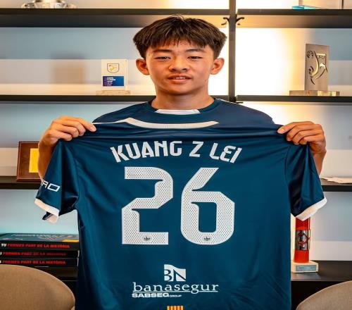 16岁邝兆镭先发对阵巴萨B队！莱里达竞技热身赛首发：邝兆镭10号