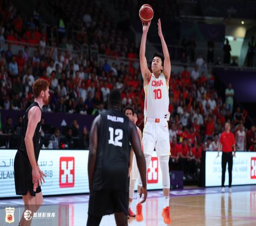 媒体人：王俊杰这种前锋在NBA不是稀缺品选秀难度比杨瀚森大得多