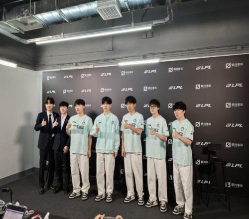 iG赛后群访教练：季后赛的目标理所当然是冠军队伍仍有成长空间