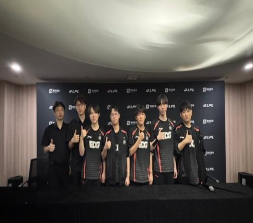 厂长你看到了吗Xiaohao：BP亮寡妇是致敬一下那个人！