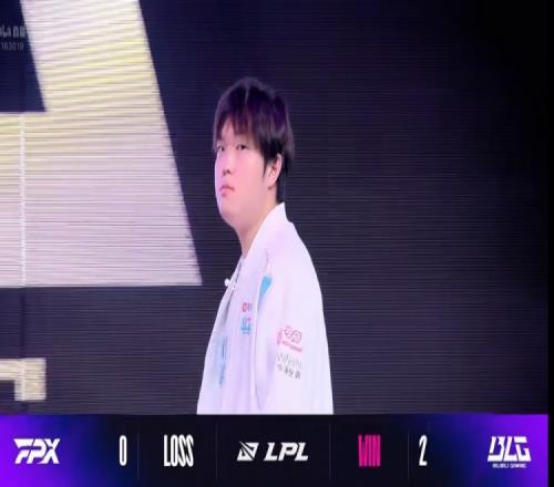 媒体人：摊上这么个中单Jiejie这大概率03结束今年明年还掉身价