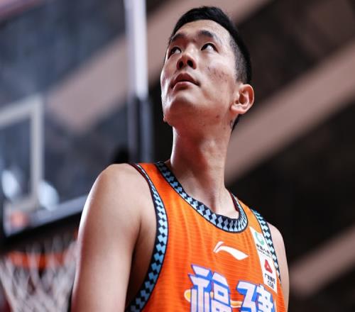 陈林坚过去两个赛季只打了10场比赛经历两次赛季报销