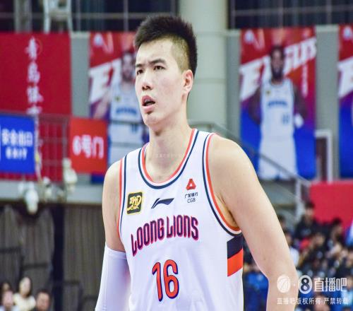 媒体人：焦泊乔交易价值非常低上赛季表现不错但广州急于出手