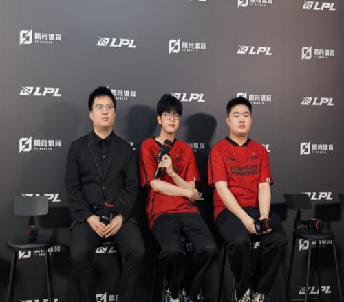 FPX赛后群访Jiejie：我更擅长BO5希望能走的更远多打几个BO5