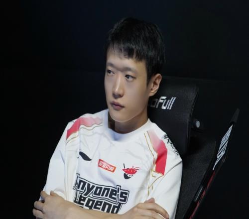 这么低迷吗牢香Shanks是登峰组所有中单中唯一未斩获MVP的选手