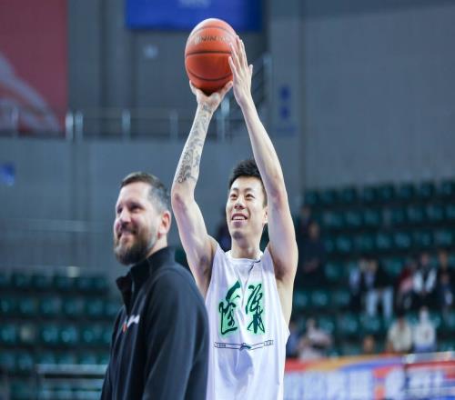 媒体人：上海得到张镇麟锋线实力提升国产锋线价值或进一步走高