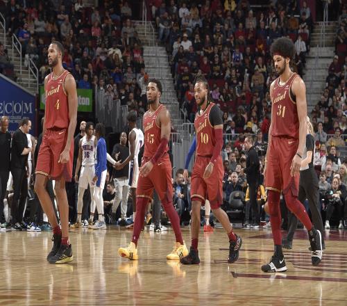 ESPN东部战绩预测：骑士卫冕东一雄鹿绿军76人附加赛边缘