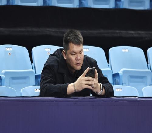 媒体人：广东操作难度远高于苏伟一换五朱芳雨不愧为CBA抄底的神
