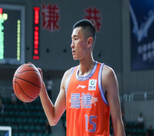 媒体人：山东国内球员调整告一段落球队高层反映陈林坚状态不错