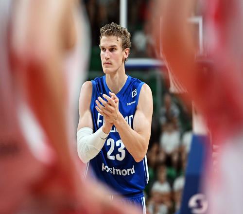 FIBA大杀器！马尔卡宁出战32分钟15中7&14罚12中砍28分6板7助2断