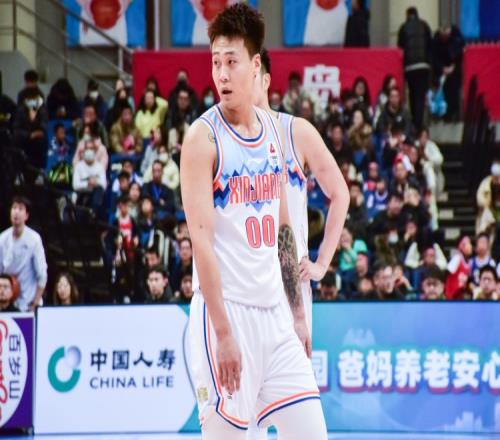 北京看重赵睿攻守均衡未交易顶薪球员敲定赵睿转会很理想