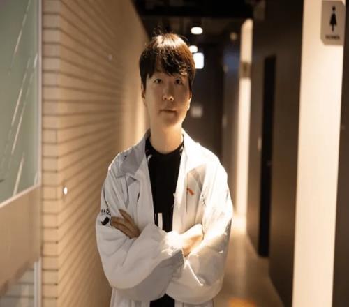 DanDy：内心希望GEN能获胜，但从概率上看T1稍微占优