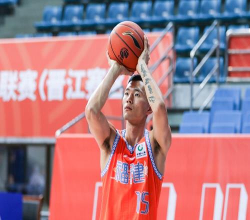 山东球员注册信息：陈林坚2年C类&次年球队选项高诗岩陶汉林顶薪