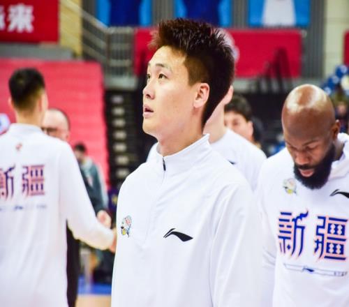 传言赵睿以CBA最高转会费加盟北汽男篮据了解这与事实不符