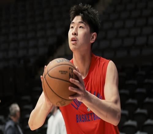 广东官方：崔永熙受伤后始终保持积极乐观正有条不紊康复和训练