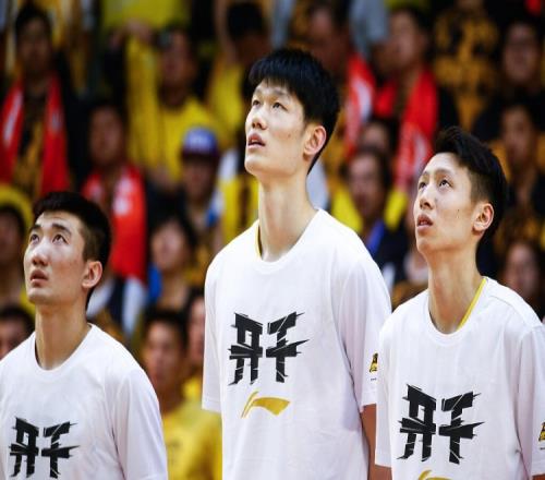 广厦注册18名球员：赵岩昊顶薪还剩1年胡金秋剩两年孙铭徽剩3年