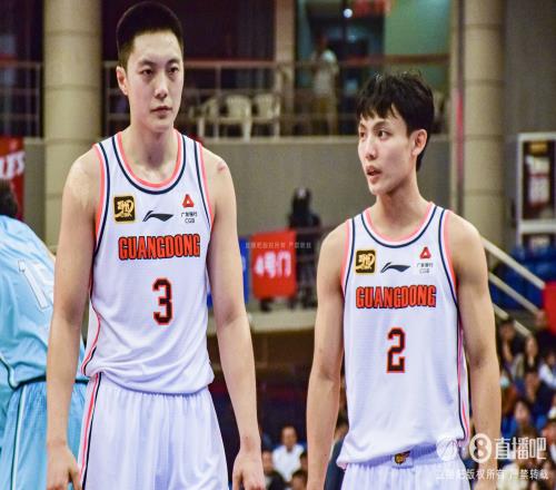 媒体人：广东阵容比过去几年宽裕很多还需看外援的引进情况&磨合
