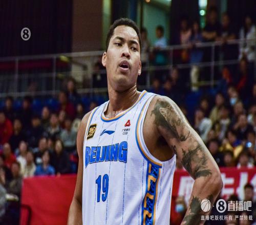 丘天与北京C类合同续约5年！苏群：他是纯正的蓝领中锋