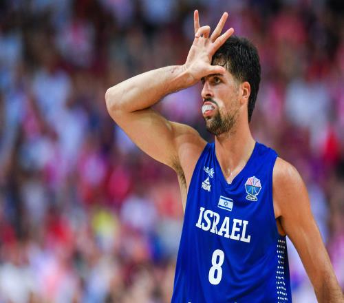 一人几乎顶一套首发！阿夫迪亚砍下23分法国首发五人合计仅25分
