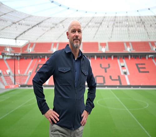 德媒：滕哈赫违反协议干预阵容，还屡次推荐自己经纪公司球员