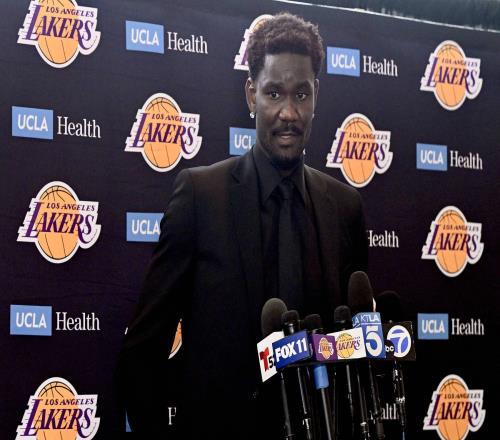 巴克利：若和东詹合作还打不好那艾顿以后也不会打得好了