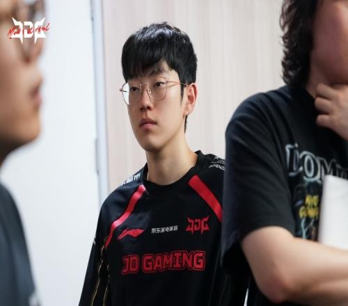 中单三把梦游怎么玩JDG惨遭让二追三吧友们觉得谁的问题最大