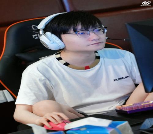 两把刺客全是乱杀！Tian再次不死超神两个胜局砍下19016的华丽战绩