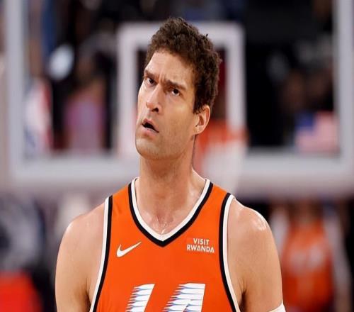 确实偶尔能够起到作用，但快船还是不应该给内线老将更多的信任