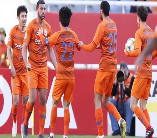 鲁能前腰补强又有新思路，可考虑让克雷桑踢这个位置，值得期待