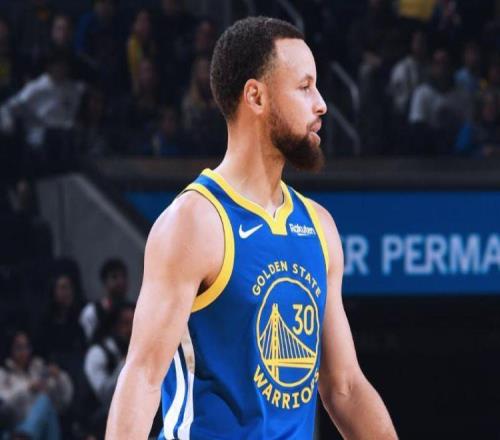 大胜！库里9中2也无妨，杨瀚森3+2险受伤，巴特勒16+6替补立大功