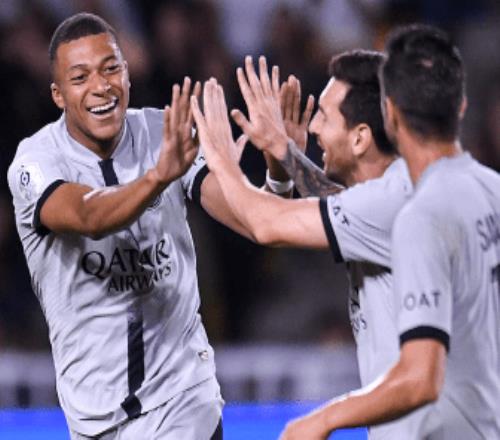 法甲梅西2次助攻姆巴佩破门巴黎30轻取南特