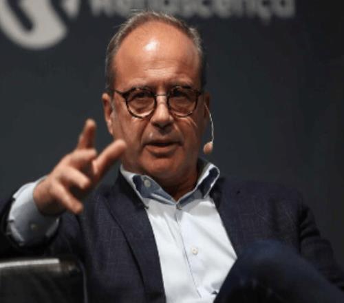 最强足球经理，凭什么让豪门抢破头