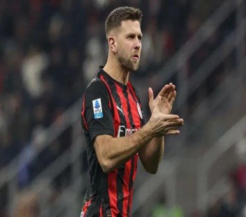 菲尔克鲁格丨和佳夫聊了几句，和比埃尔霍夫长谈