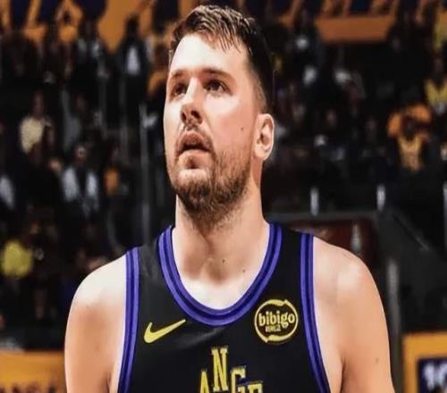 轰31+9+10！两个历史第一，老詹你这新纪录，前无古人后无来者了