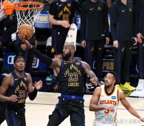 NBA最新排名出炉！湖人重回第5，火箭两队排名互换，勇士甩开一队