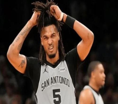 后场三枪后场三坑！马刺三后卫拖累文班亚马