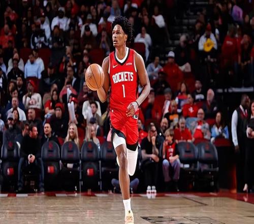 虽然个人数据不错，但火箭后场新星依然不适合担任控卫的角色