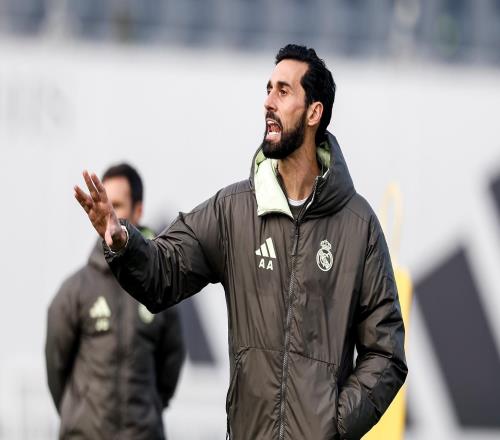 值得期待，皇马官方晒阿韦洛亚执教一线队首训照片