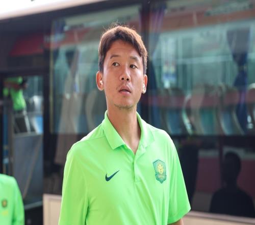 大反转！北京国安这是什么操作官宣续约两名必走之人，球迷热议