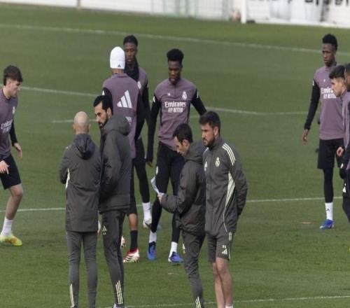 世体：姆巴佩因伤缺席阿韦洛亚首训，平图斯重新归队