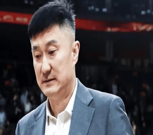 胜同曦发布会！杜锋认可防守，赞同曦多人！焦泊乔提下半场回暖！