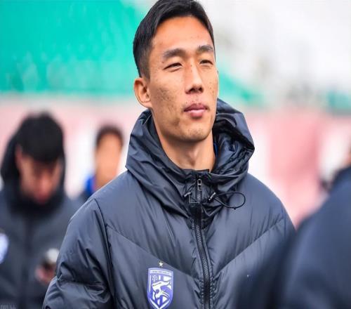 大连英博中卫如果还需要补强，可以考虑引进贺惯，值得期待