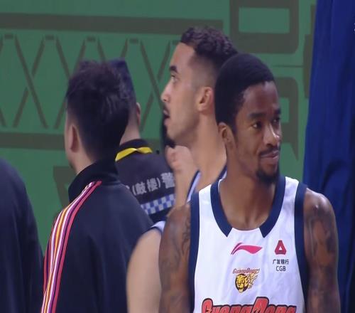 天赋全联盟第一！广东最适合的本土中锋曝光，已被朱芳雨锁定！