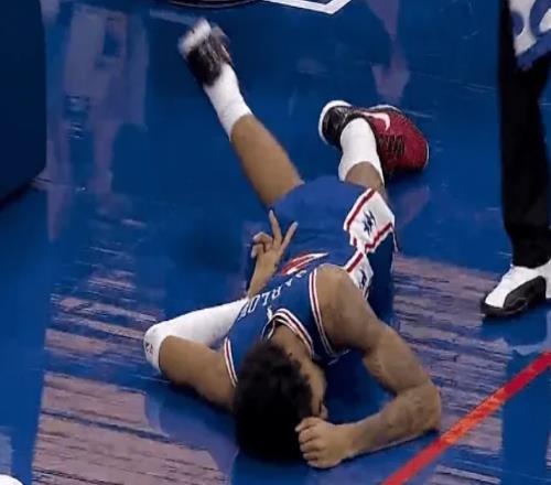 谁背锅骑士双杀76人，恩比德创第7神迹，加兰伤退，想念哈登了